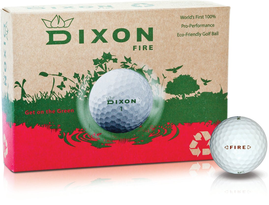 Dixon Fire Golfball mit weißer Oberfläche und vertiefter Prägung neben umweltfreundlicher Kartonverpackung in Grün und Rot.