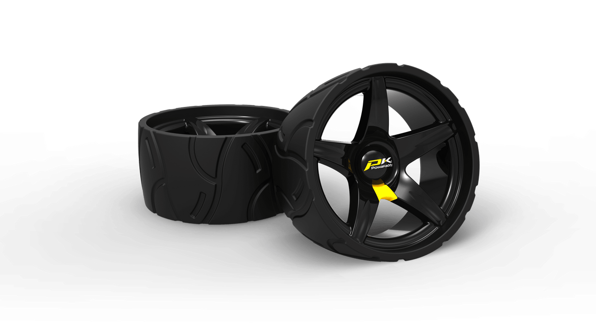 PowaKaddy Low Profile breite schwarze Trolley-Räder mit fünf Speichen und rutschfestem Profil.