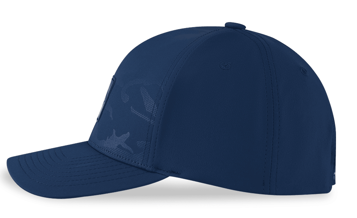 Dunkelblaue Callaway Golfmütze mit Callaway-Logo auf der Front und verstellbarem Verschluss hinten.