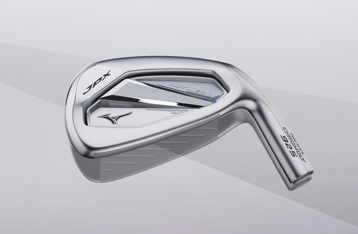 Silbernes Mizuno JPX925 Hot Metal Eisen 5PW mit blauen Akzenten und hohlem Schlägerblatt.