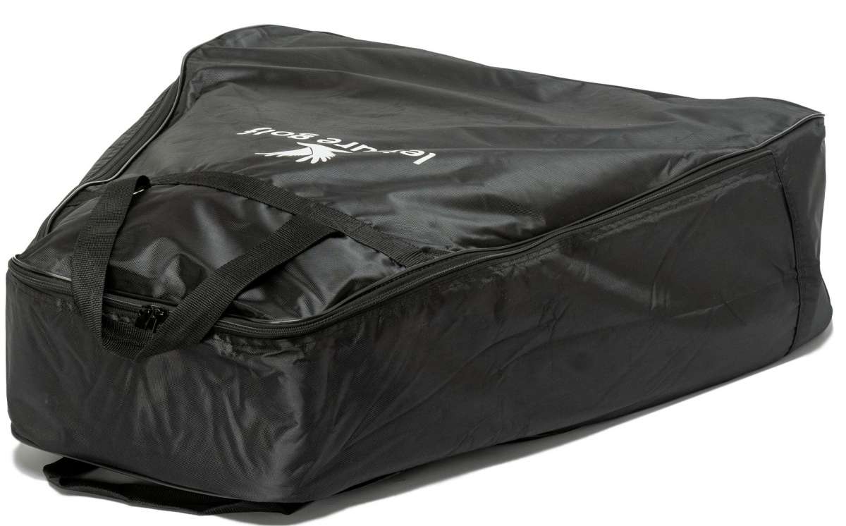 Schwarze, wasserabweisende Tragetasche mit Leisure Golf Logo und Tragegriff aus robustem Material.