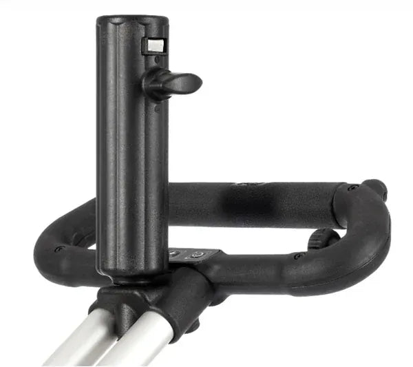 Schwarze Regenschirmhalter-Erweiterung aus Kunststoff und Metall für Golf-Trolley mit Halterung.