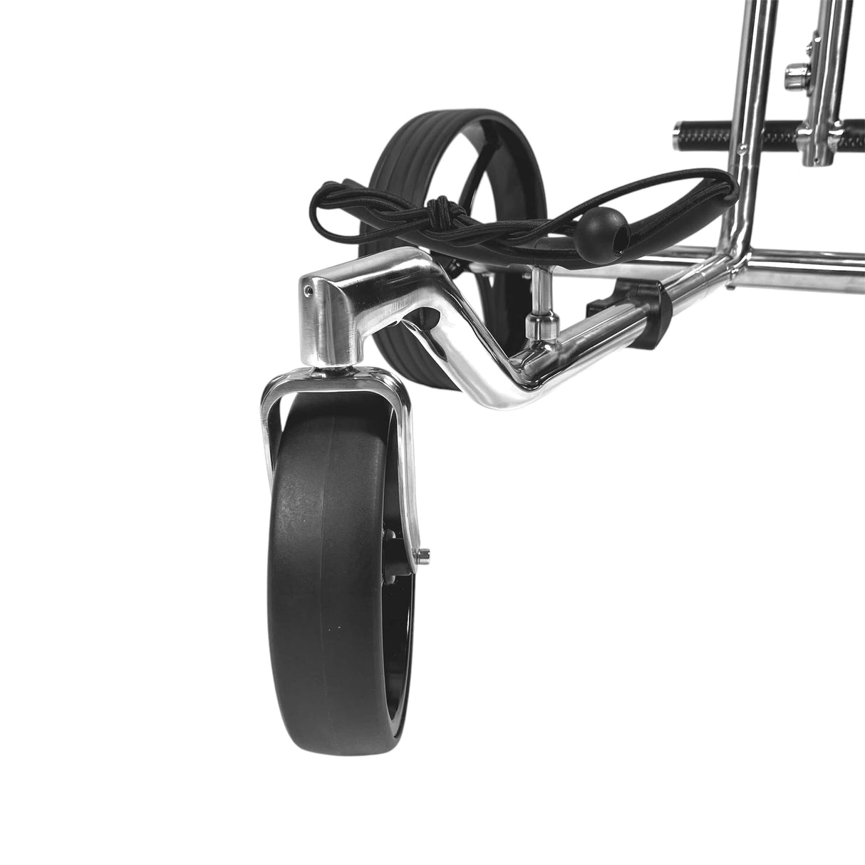 Edelstahl-Golftrolley vorderrad mit gummibereiftem Laufrad und verchromten Rahmenstützen.