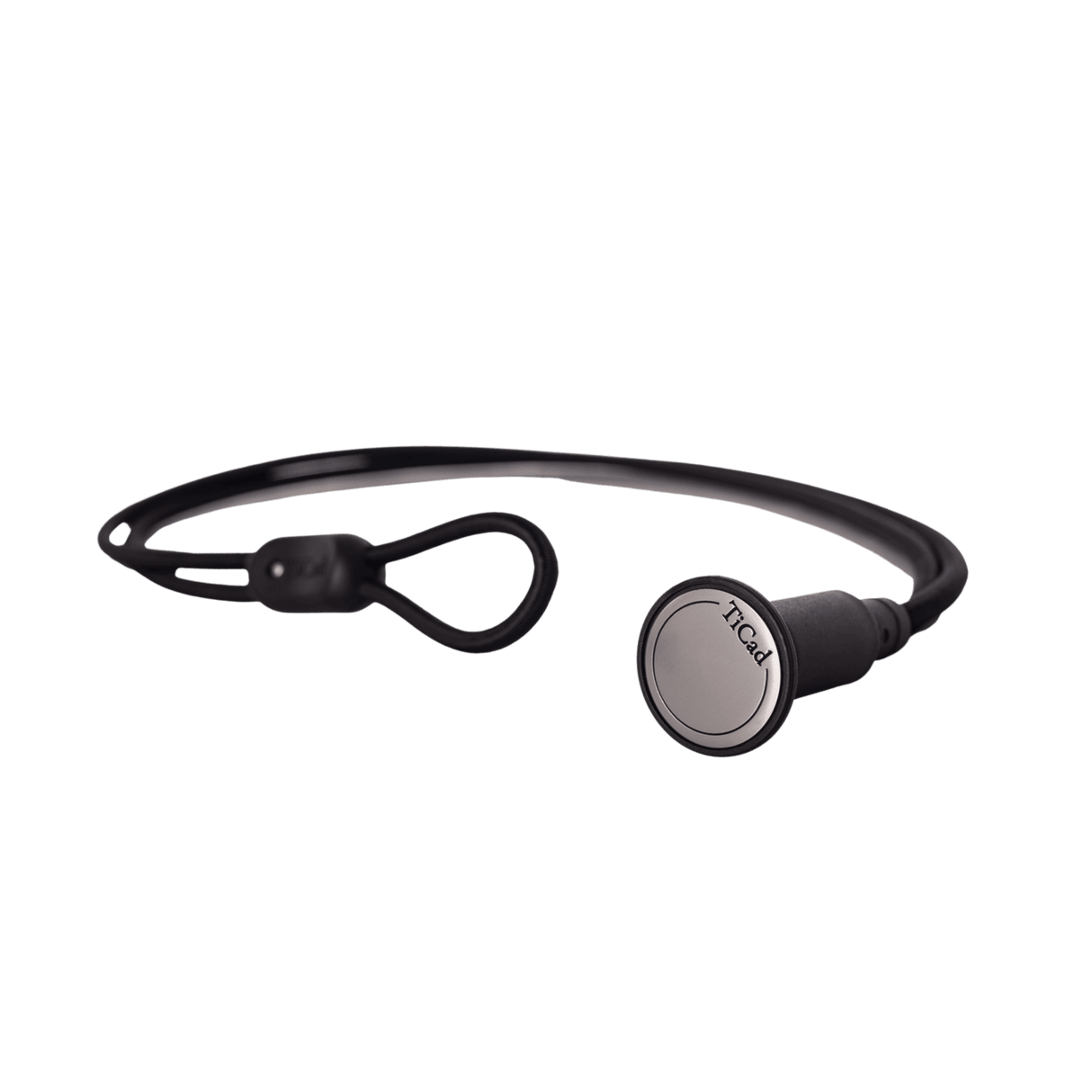 Schwarze Ticad Easy Zeisinge mit metallicfarbenem Logo-Clip und Elastikband.