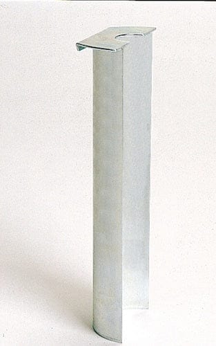Silberne, gerade Ersatzklinge aus Metall mit rechteckigem Befestigungsloch oben.