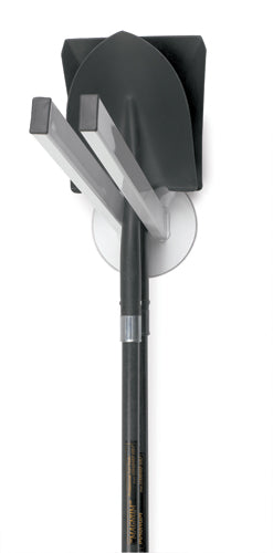 Schwarzer Magnum Toolrack Wandhalter für Schaufeln mit grauen Haltearmen, 61 cm lang.