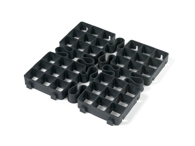 Schwarzes Core Buster Drag Mat Einzelpanel mit quadratischem Rautenmuster aus robustem Kunststoff.