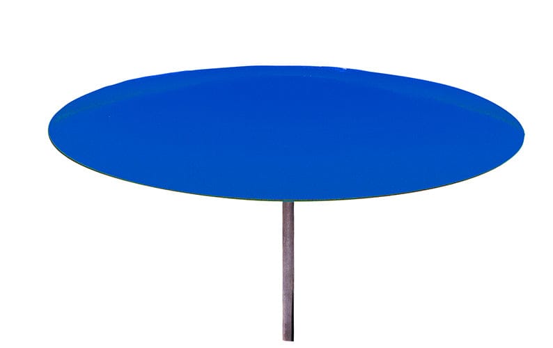 Blauer runder Stahl-Golf-Entfernungsmarker mit spitzem Metallstab.