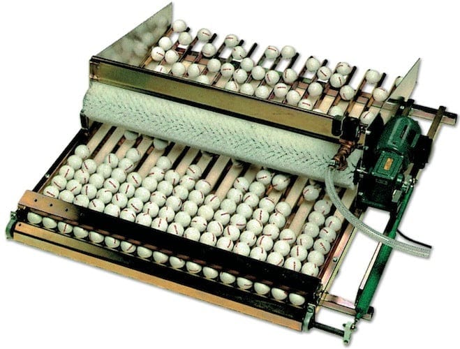 Ballautomat Range Servant RS-8 mit großer Kapazität, Metallrahmen und Fördermechanismus für Golfbälle.