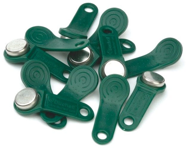 Grüne Kunststoff-Schlüsselanhänger mit Metall-Chips für Zugangskontrolle, 3.001 Stück.