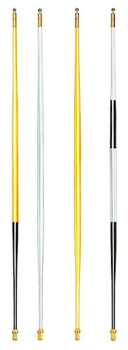 Weiße Fahnenstange Tapered Tournament 7,5" mit schwarzem Griff und goldfarbenem Spitzen- und Sockelabschluss, vier Ansichten .