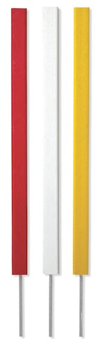 Drei eckige Gefahrenmarker aus Kunststoff in Rot, Weiß und Gelb mit Metallspießen, 61 cm lang.