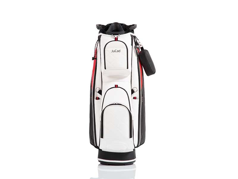 Schwarz-rotes JuCad Bag First Class Golfcartbag mit mehreren Taschen und JuCad Logo.