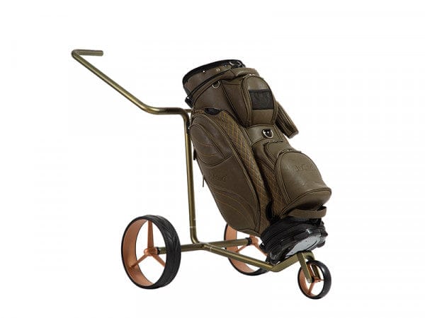 Golftrolley JuCad Carbon Verde in Roségold mit drei Rädern und braunem Golfbag.