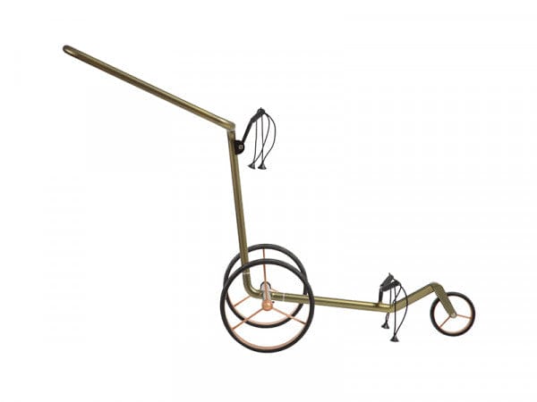 Golftrolley JuCad Carbon Verde Rose, 3-Rad-Design, schlanker Rahmen in Roségold, schwarze Details, Leder-Akzente am Griff.
