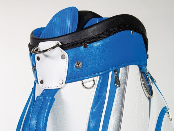 Blau-weißes JuCad Pro Tourbag aus Leder mit schwarzen Akzenten und silbernen Metallringen.