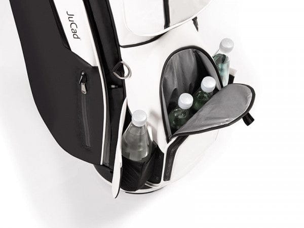 Schwarzes JuCad First Class Revolution Cartbag mit offenem seitlichem Fach und Wasserflaschenfach.