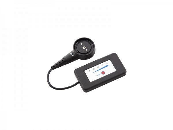 Jucad Ladestandsanzeige für Elektrocaddy mit Kabel und zweifarbiger Anzeige.