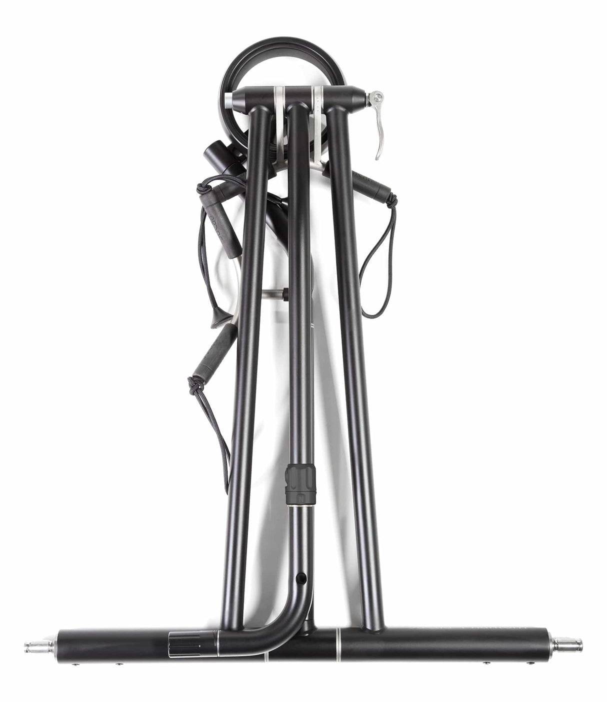 Schwarzer Jucad Phantom Titan 2.0 Elektrotrolley in kompakter, zusammengeklappter Form.