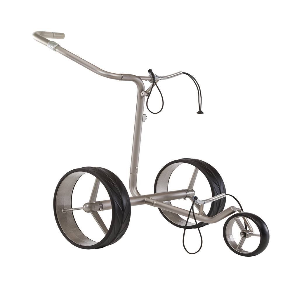 Jucad Junior Golftrolley dreirädrig mit silbernem Aluminiumrahmen und schwarzen Rädern.