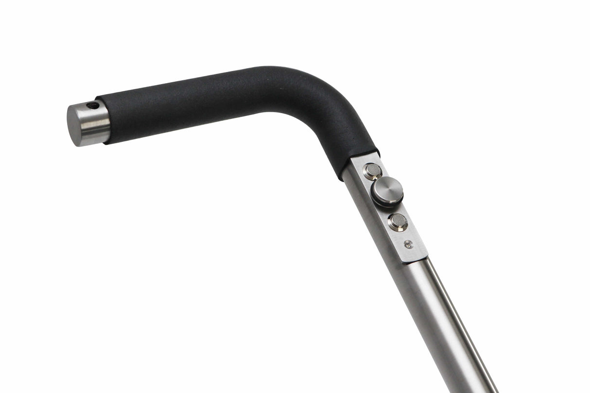 Edelstahlgriff mit schwarzer, ergonomischer Schaumstoffummantelung und verstellbarem Metallverschluss am PG-Powergolf Nitro.