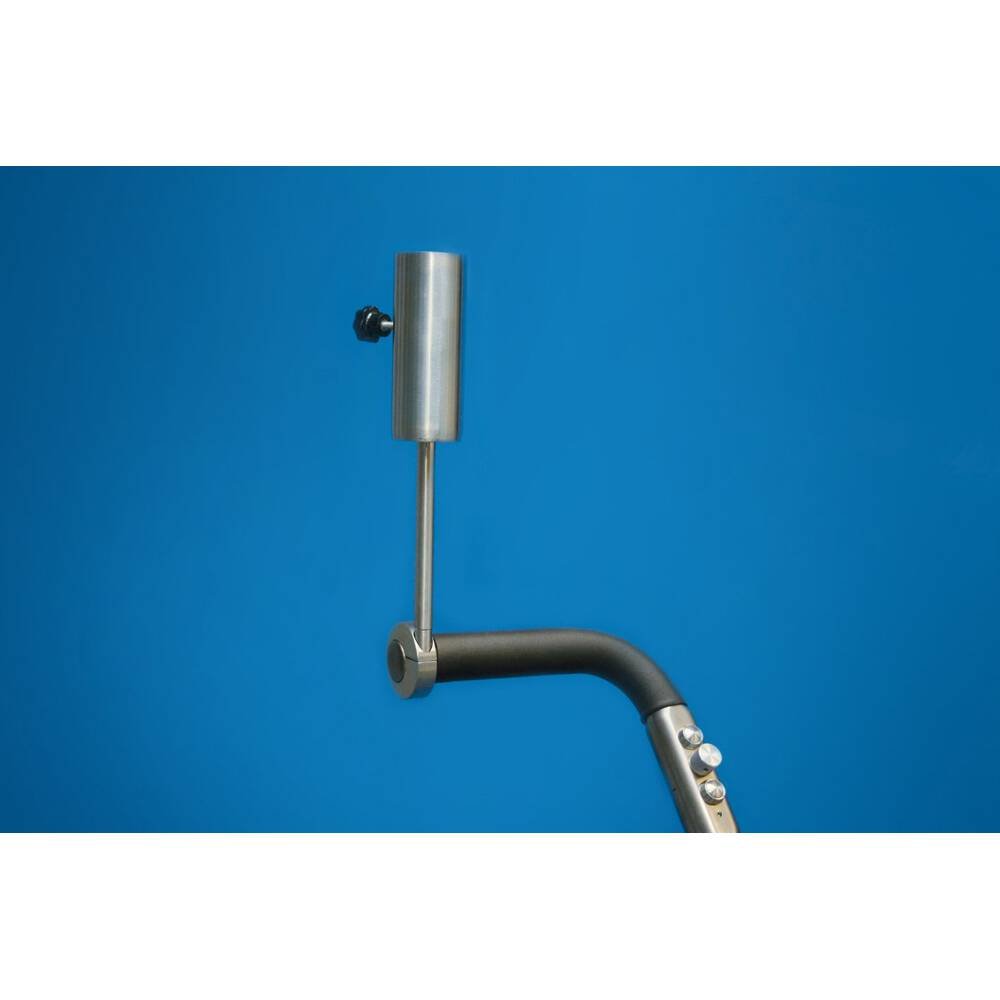 Einstellbarer Schirmhalter aus Edelstahl mit schwarz ummanteltem Griff und Befestigungsmutter.