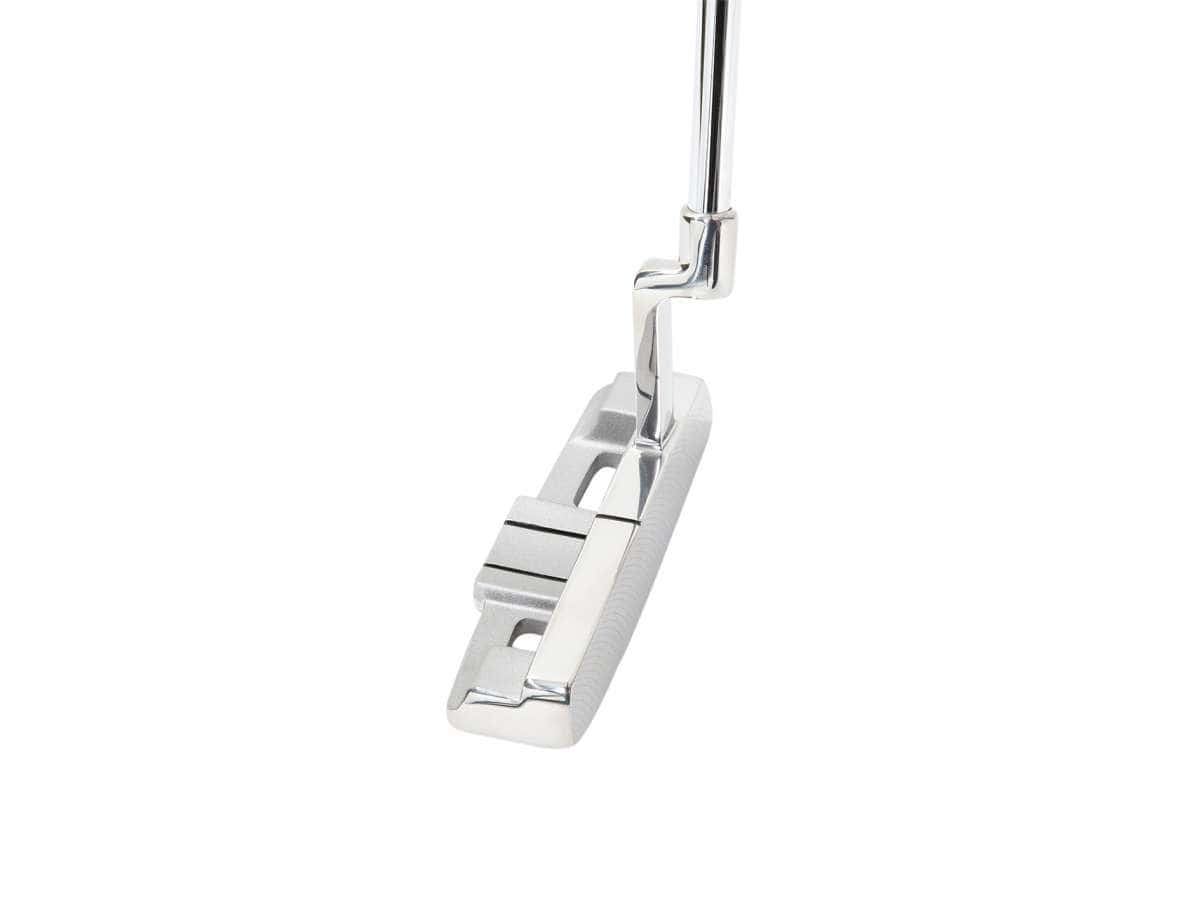 Silberner JuCad Blade Putter X600 mit modernem, rechteckigem Schlägerkopf und poliertem Stahlfinish.