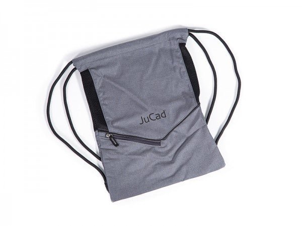 Grauer Jucad Sportbeutel mit schwarzem Reißverschluss und Zugbandtaschen aus leichtem Material.