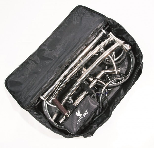 Schwarze faltbare Leisure Golf Trolleytasche mit silberfarbenem Stahlgestell und Beschlägen, kompakt verstaut.