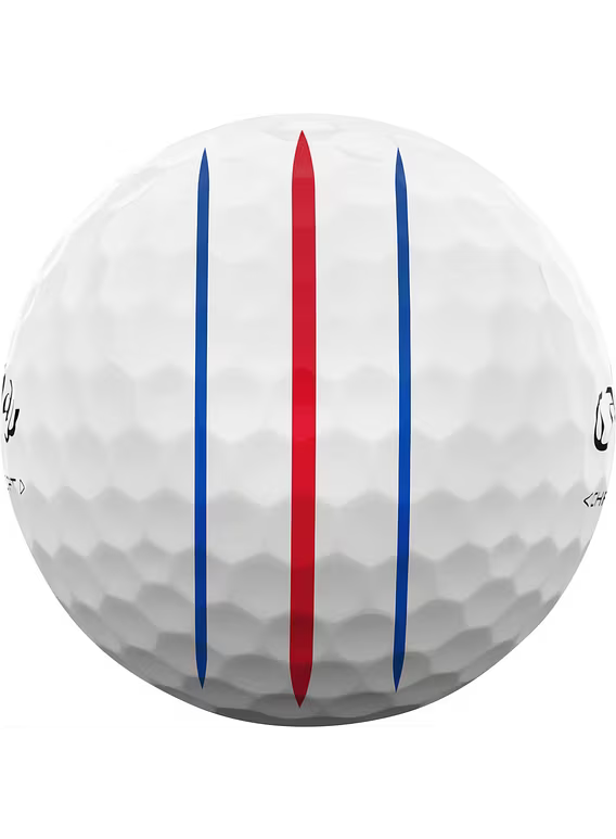 Callaway Chrome Soft Golfball mit roten und blauen Triple Track Linien auf weißer Oberfläche.