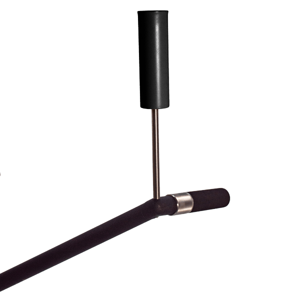 Schwarzer Aluminium-Schirmhalter mit verstellbarem Rohr und grauem Befestigungsclip.