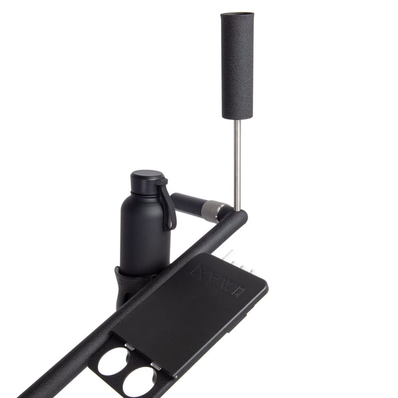 Schwarzer BIG MAX E-Lite Scorekartenhalter mit Haltegriff und Flaschenhalter aus Metall und Kunststoff.