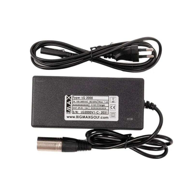 Schwarzes rechteckiges Big Max e-Lite Ladegerät mit Netzstecker und Verbindungskabel.