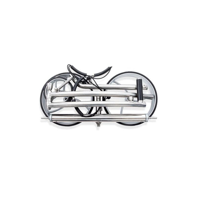 Kompakter, zusammengeklappter Elektrotrolley aus poliertem Edelstahl mit schwarzen Griffen und Rädern.