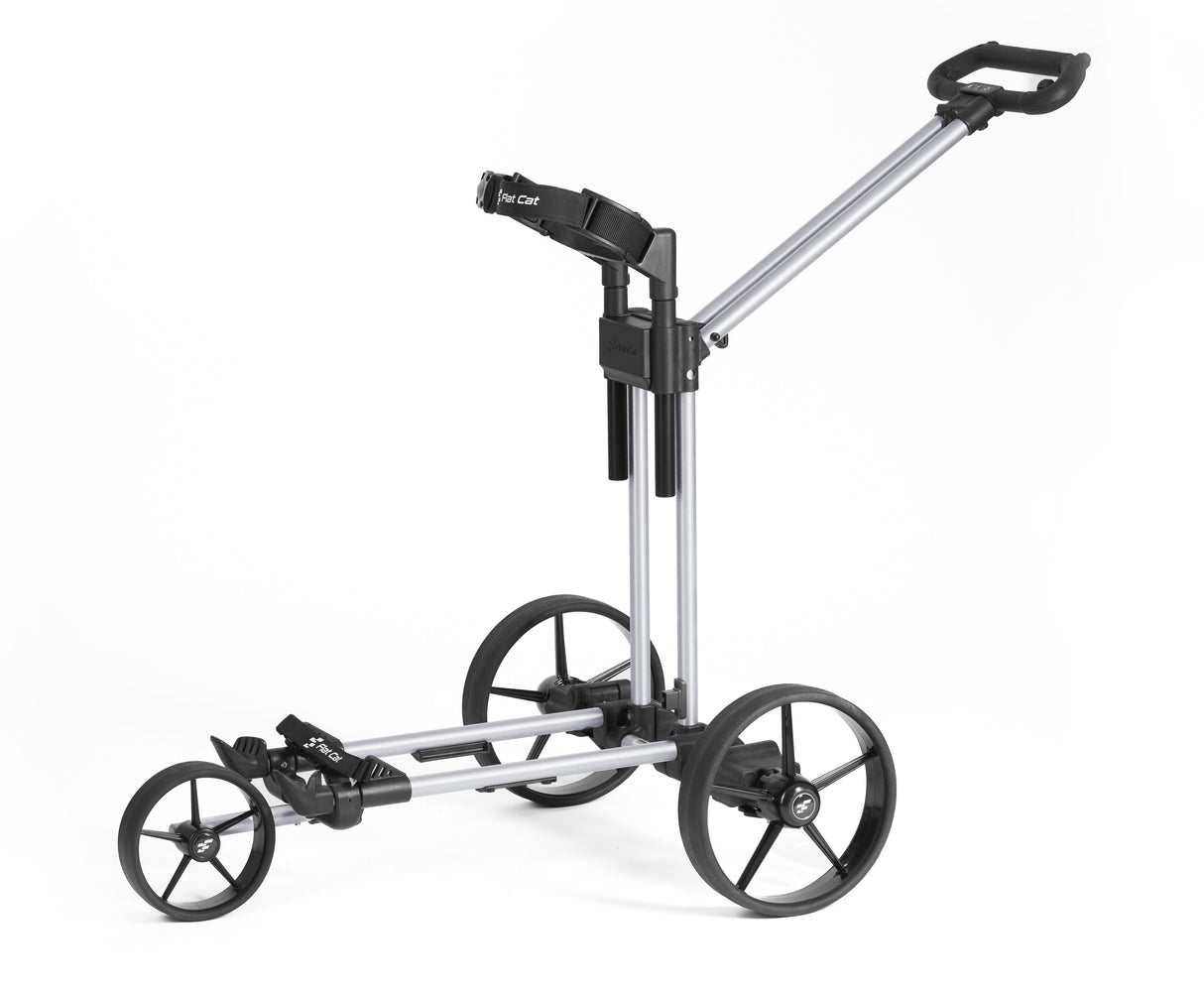 Elektrischer Golftrolley Flat Cat Gear 2025 in silber mit verstellbarem Lenker und großen Rädern.