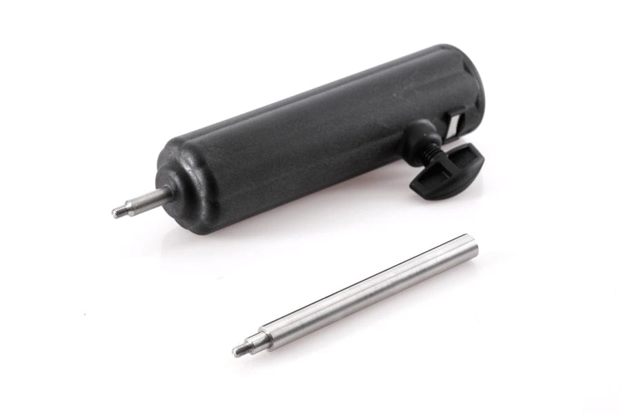 Schwarze Regenschirmhalter-Erweiterung aus Kunststoff und Metall mit verstellbarer Schraube.