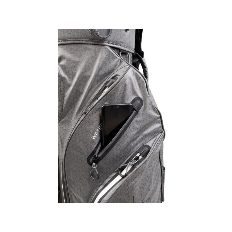 Grau-weißes wasserdichtes TrendGOLF Cartbag mit mehreren Reißverschlusstaschen und schlichter Optik.