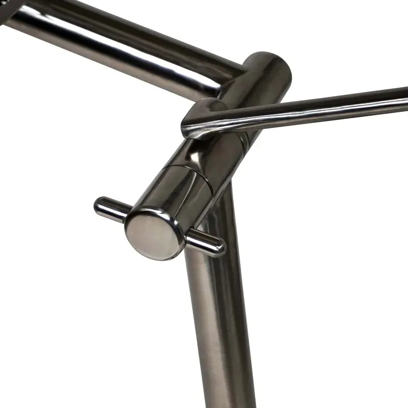 Detailansicht des silbernen Edelstahlgestells vom Haicaddy HC5 Elektrocaddy mit präzisen Schweißnähten.