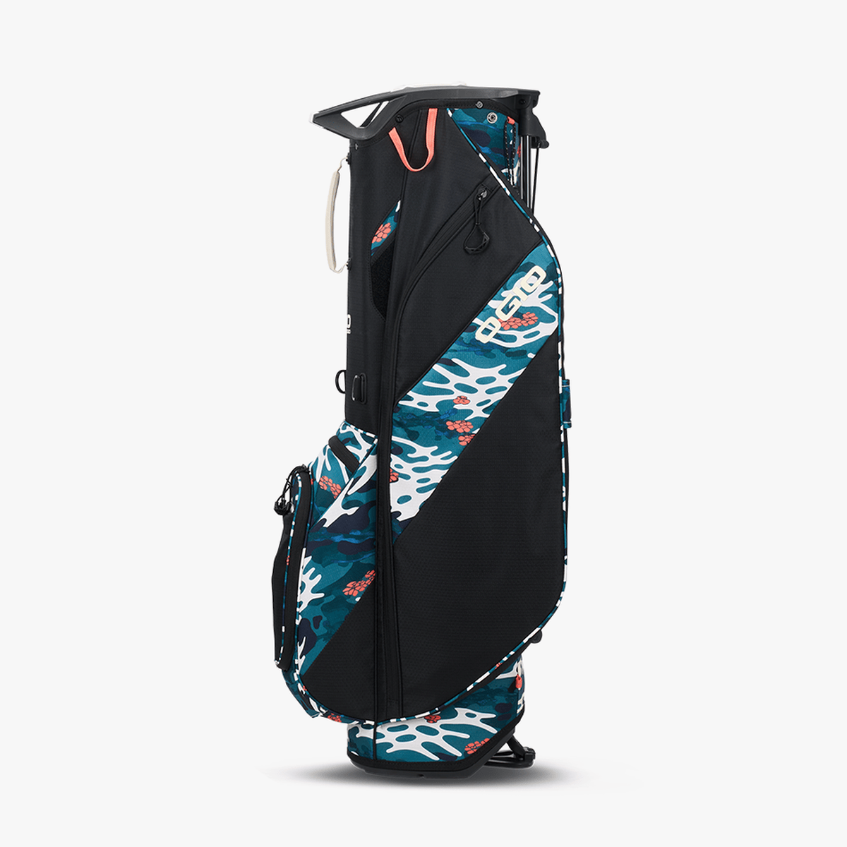 Schwarze OGIO Fuse Stand Golfbag mit blau-weißer Wellenmuster-Akzenten und mehreren Taschen.
