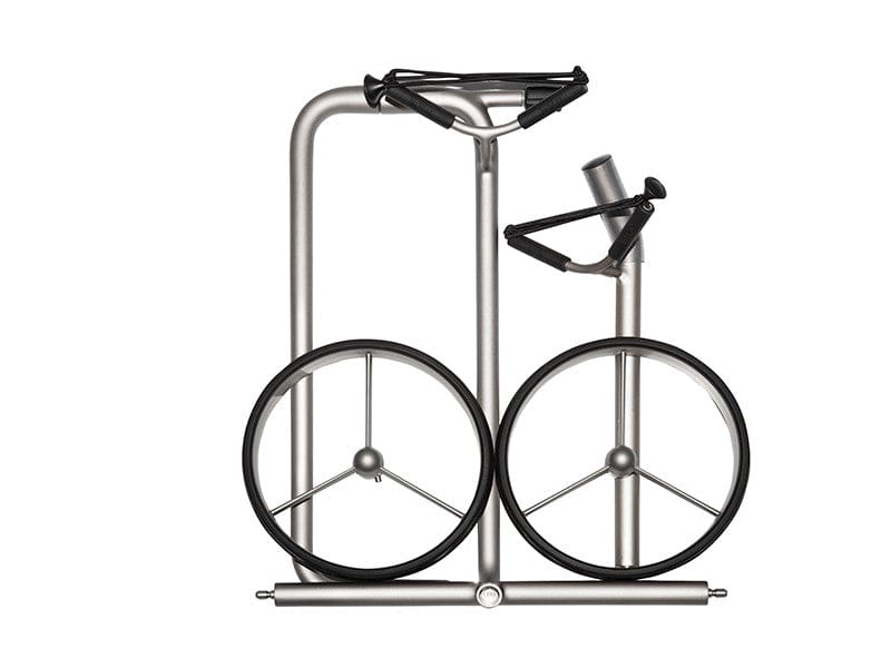 Manueller JuStar SILVER 2-Rad Golftrolley mit silbernem Metallrahmen und schwarzen Reifen.