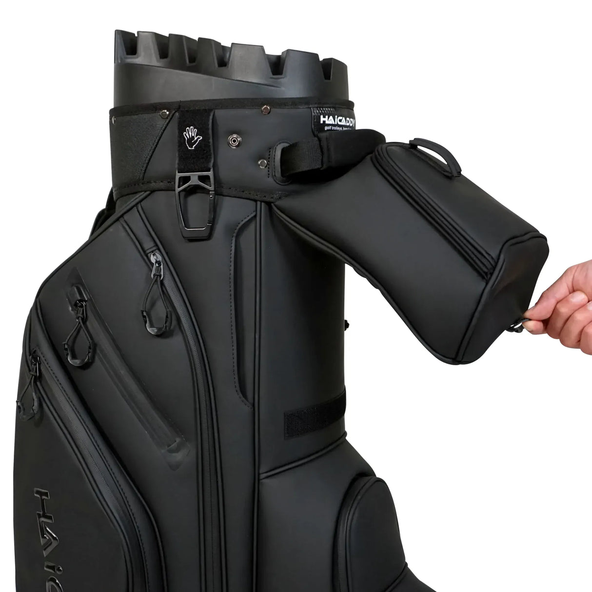 Schwarzes Haicaddy Deluxe Organizer Golfbag mit mehreren Reißverschlusstaschen und abnehmbarer Magnettasche.