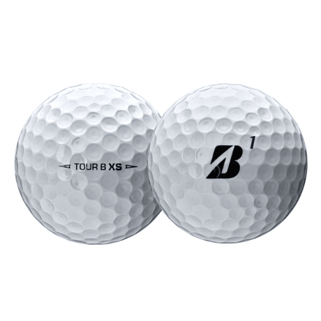 Zwei Golfbälle auf weißem Hintergrund